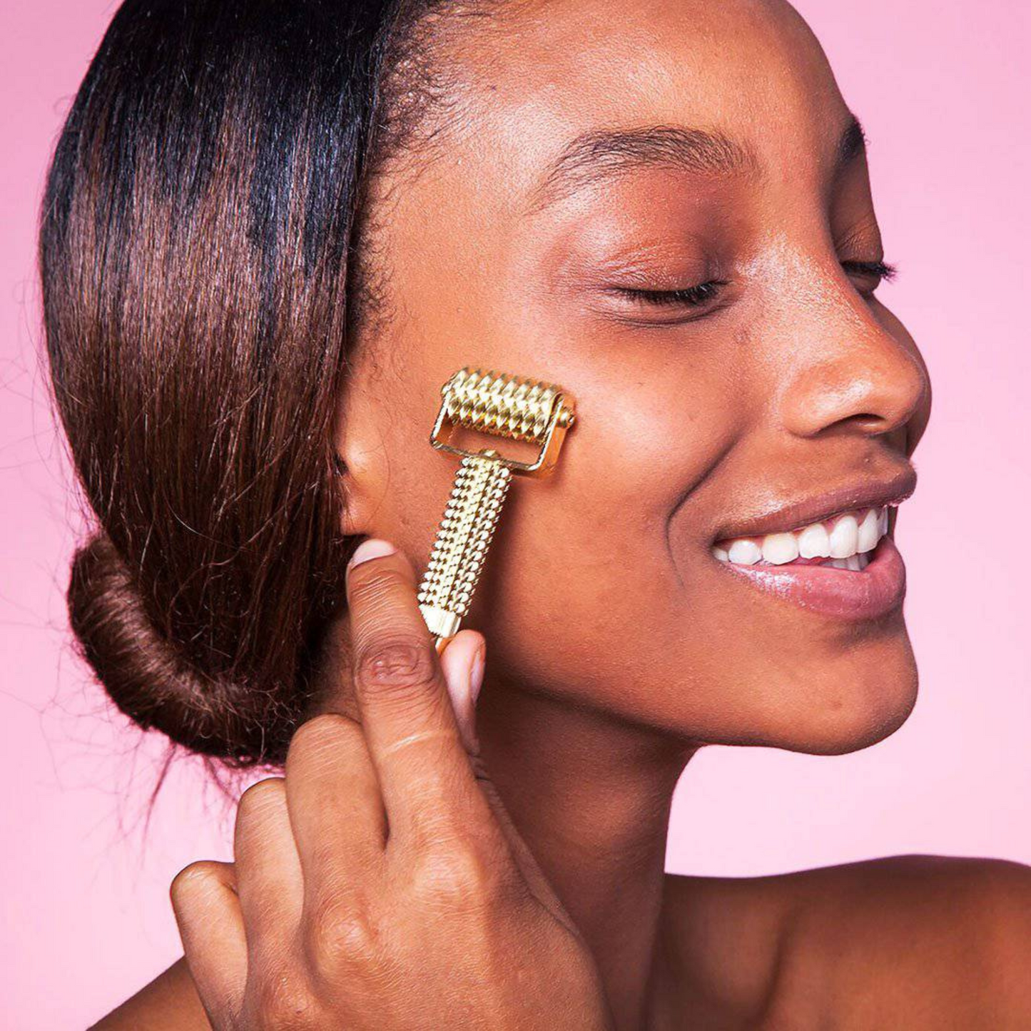 Goldie Facial Roller